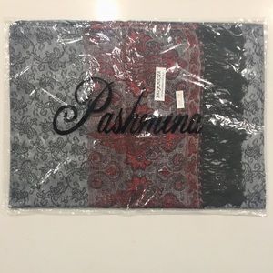 NIP Pashmina grey and red wrap